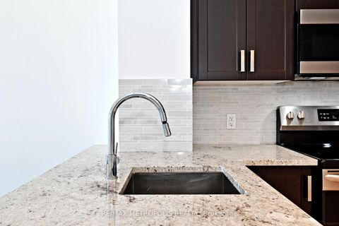 Photo 17 at 809 - 11611 Yonge Street, Jefferson, Richmond Hill