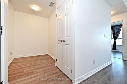 Photo 30 at 809 - 11611 Yonge Street, Jefferson, Richmond Hill