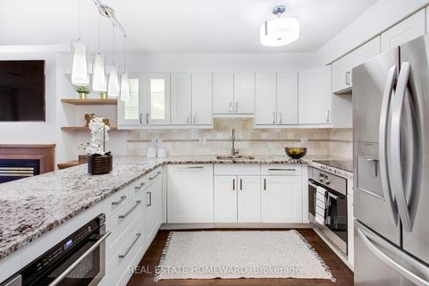 Photo 11 at 101 - 2371 Queen Street E, The Beaches, Toronto