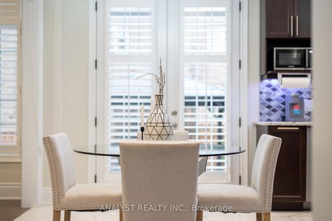 Photo 9 at 61 Ross Vennare Crescent, Kleinburg, Vaughan