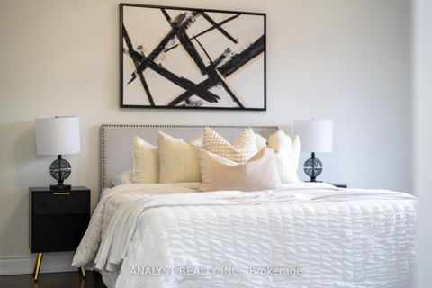 Photo 27 at 61 Ross Vennare Crescent, Kleinburg, Vaughan