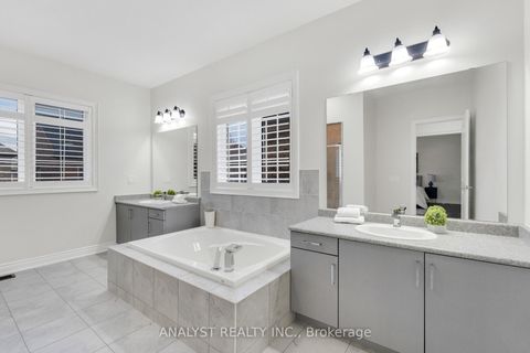 Photo 29 at 61 Ross Vennare Crescent, Kleinburg, Vaughan