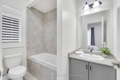 Photo 36 at 61 Ross Vennare Crescent, Kleinburg, Vaughan