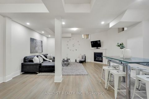 Photo 38 at 61 Ross Vennare Crescent, Kleinburg, Vaughan