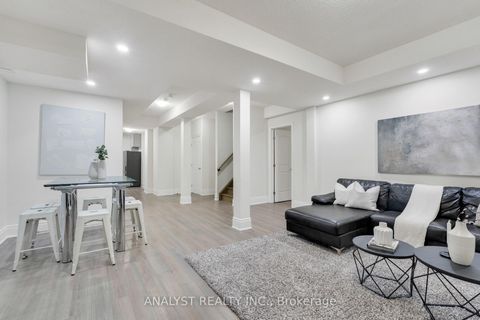 Photo 39 at 61 Ross Vennare Crescent, Kleinburg, Vaughan