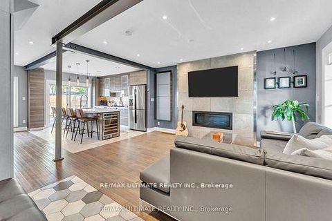 Photo 4 at 10 Oakdene Crescent, Danforth, Toronto