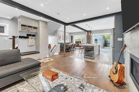 Photo 5 at 10 Oakdene Crescent, Danforth, Toronto