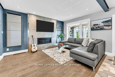 Photo 7 at 10 Oakdene Crescent, Danforth, Toronto