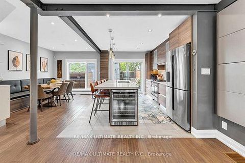 Photo 8 at 10 Oakdene Crescent, Danforth, Toronto