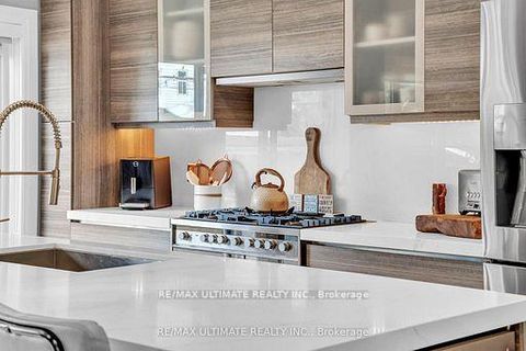 Photo 15 at 10 Oakdene Crescent, Danforth, Toronto