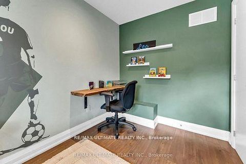 Photo 25 at 10 Oakdene Crescent, Danforth, Toronto