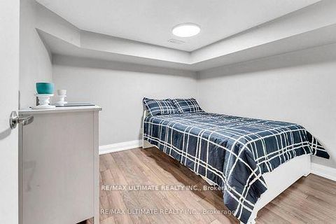 Photo 34 at 10 Oakdene Crescent, Danforth, Toronto