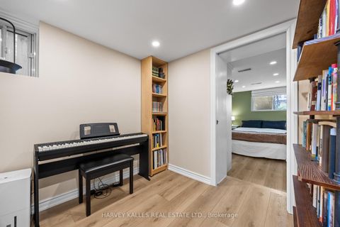 Photo 12 at 231 Bicknell Avenue, Eglinton West, Toronto