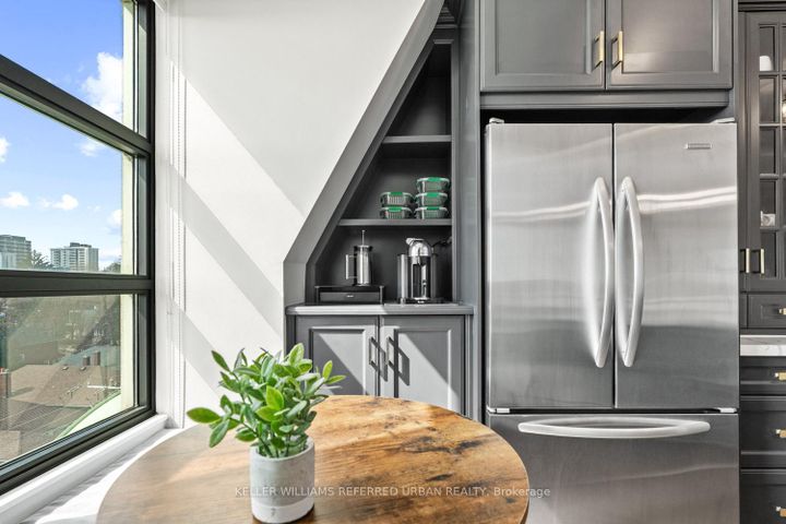 Photo 11 at 708 - 650 Mount Pleasant Road, Mount Pleasant West, Toronto