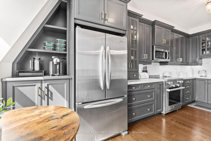 Photo 12 at 708 - 650 Mount Pleasant Road, Mount Pleasant West, Toronto