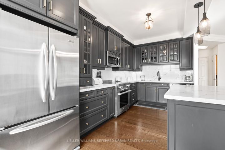 Photo 13 at 708 - 650 Mount Pleasant Road, Mount Pleasant West, Toronto