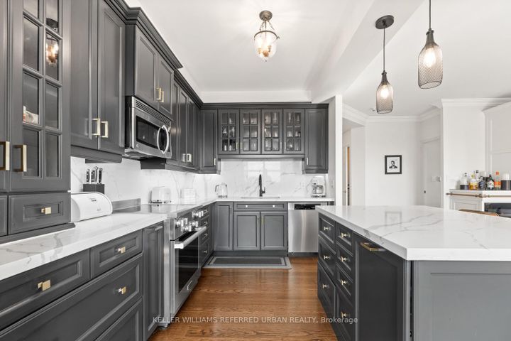 Photo 14 at 708 - 650 Mount Pleasant Road, Mount Pleasant West, Toronto