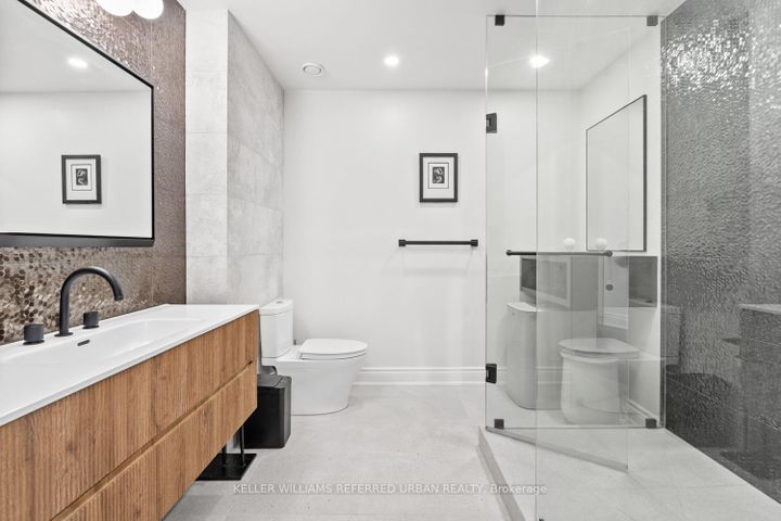 Photo 23 at 708 - 650 Mount Pleasant Road, Mount Pleasant West, Toronto