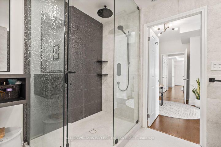 Photo 24 at 708 - 650 Mount Pleasant Road, Mount Pleasant West, Toronto