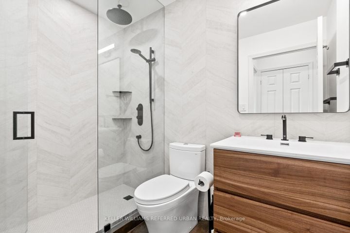 Photo 29 at 708 - 650 Mount Pleasant Road, Mount Pleasant West, Toronto