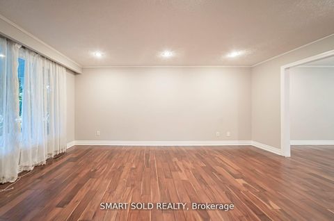 Photo 3 at 120 Abbeywood Trail, Don Mills, Toronto