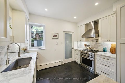 Photo 14 at 29 Parkside Drive, Swansea, Toronto