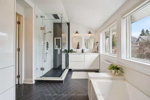 Photo 22 at 29 Parkside Drive, Swansea, Toronto