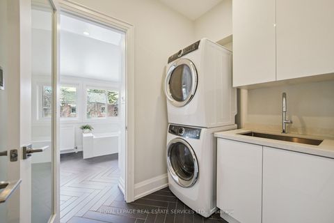 Photo 24 at 29 Parkside Drive, Swansea, Toronto