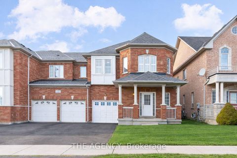 Photo 1 at 6 Levellands Crescent, Langstaff, Richmond Hill