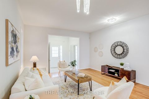 Photo 8 at 6 Levellands Crescent, Langstaff, Richmond Hill