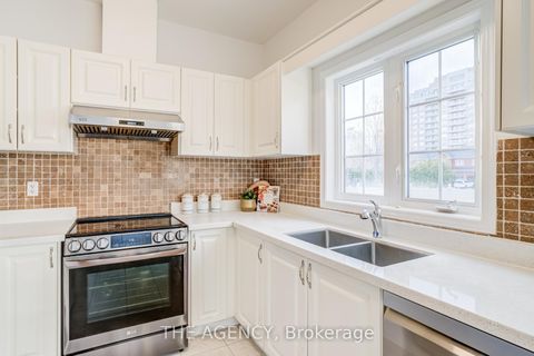 Photo 13 at 6 Levellands Crescent, Langstaff, Richmond Hill