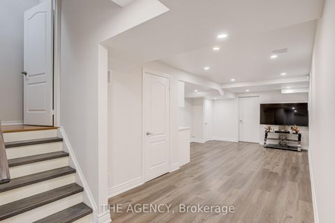 Photo 31 at 6 Levellands Crescent, Langstaff, Richmond Hill