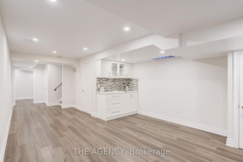 Photo 32 at 6 Levellands Crescent, Langstaff, Richmond Hill