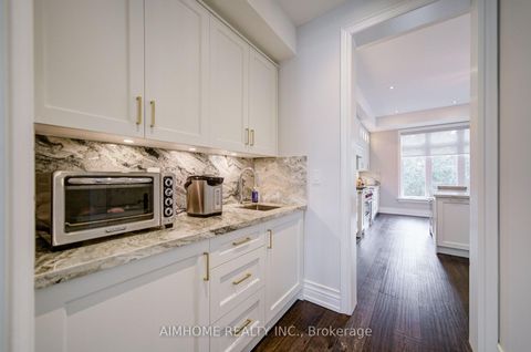 Photo 7 at 212 Sussex Avenue, Harding, Richmond Hill