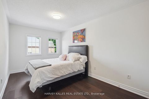Photo 37 at 45 - 8777 Dufferin Street, Patterson, Vaughan