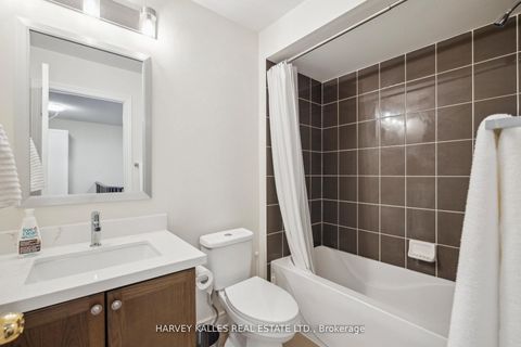 Photo 38 at 45 - 8777 Dufferin Street, Patterson, Vaughan