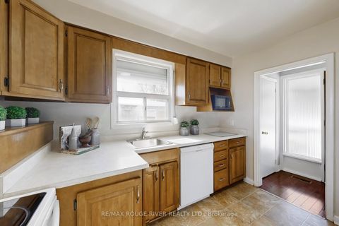 Photo 3 at 116 Lord Roberts Drive, Eglinton East, Toronto