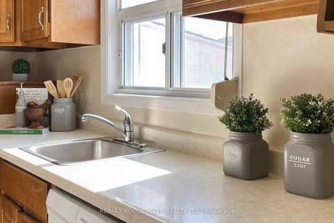 Photo 4 at 116 Lord Roberts Drive, Eglinton East, Toronto