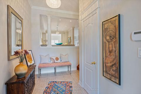 Photo 3 at 140 Kingsbridge Circle, Beverley Glen, Vaughan