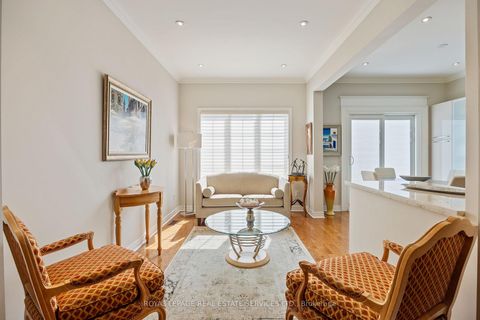 Photo 10 at 140 Kingsbridge Circle, Beverley Glen, Vaughan