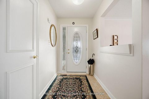 Photo 4 at 7 Pettit Drive, Richview, Toronto