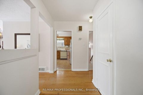 Photo 5 at 7 Pettit Drive, Richview, Toronto