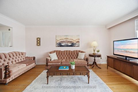 Photo 6 at 7 Pettit Drive, Richview, Toronto