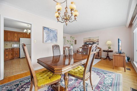 Photo 11 at 7 Pettit Drive, Richview, Toronto