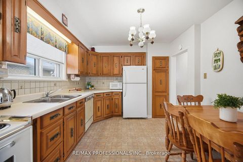 Photo 13 at 7 Pettit Drive, Richview, Toronto