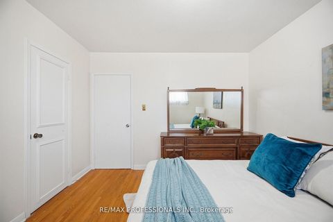 Photo 21 at 7 Pettit Drive, Richview, Toronto