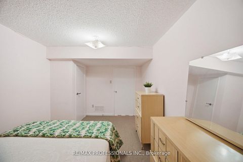 Photo 34 at 7 Pettit Drive, Richview, Toronto