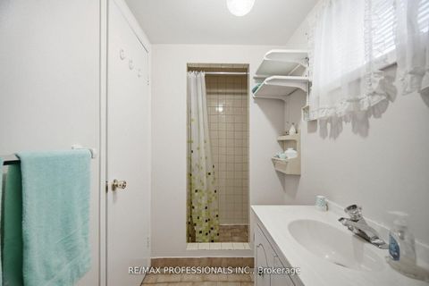 Photo 38 at 7 Pettit Drive, Richview, Toronto