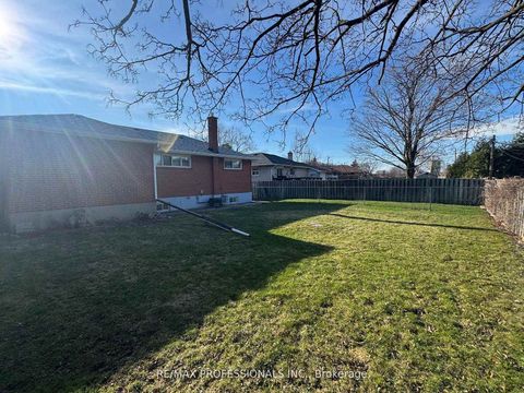 Photo 44 at 7 Pettit Drive, Richview, Toronto