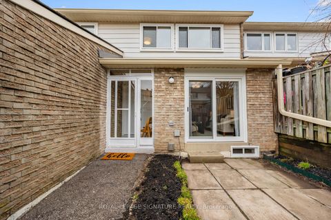 Photo 3 at 20 Crest Fern Way, Don Valley Village, Toronto